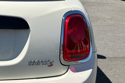 Used 2018 MINI Cooper S image 33