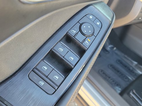 Used 2021 Nissan Rogue SV w/ Premium Package image 22