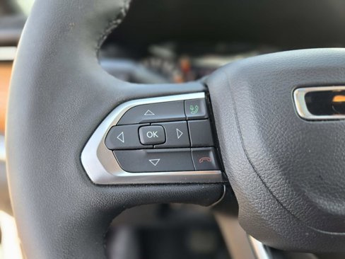 Used 2024 Jeep Compass Limited image 21