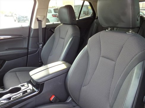 Used 2023 Buick Envision Preferred image 9