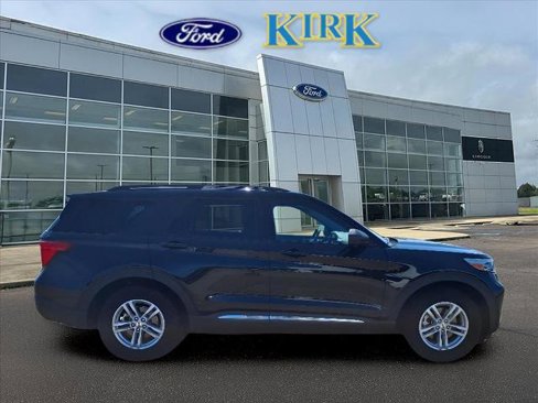 Certified 2023 Ford Explorer XLT w/ Equipment Group 202A image 5