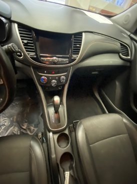 Used 2020 Chevrolet Trax LT w/ LT Convenience Package image 13