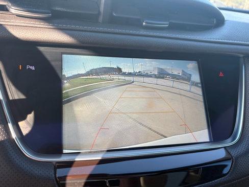Used 2018 Cadillac XT5 Luxury w/ Driver Awareness Package image 18