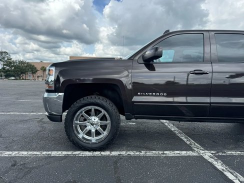 Used 2018 Chevrolet Silverado 1500 LT w/ Trailering Package image 10