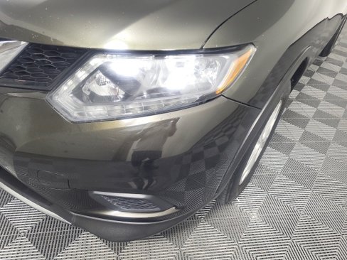 Used 2016 Nissan Rogue SV w/ SV Moonroof Package image 4
