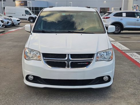 Used 2017 Dodge Grand Caravan SXT w/ Rear Park Assist Package image 2