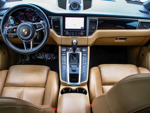 Used 2018 Porsche Macan image 35