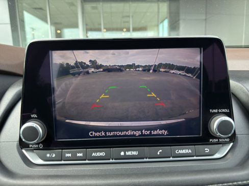 Used 2023 Nissan Rogue SV image 30