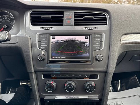 Used 2017 Volkswagen Golf Alltrack SE image 30