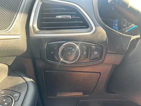 Used 2024 Ford Edge SEL image 13
