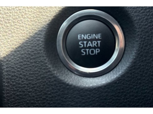 Used 2025 Toyota Corolla SE image 32