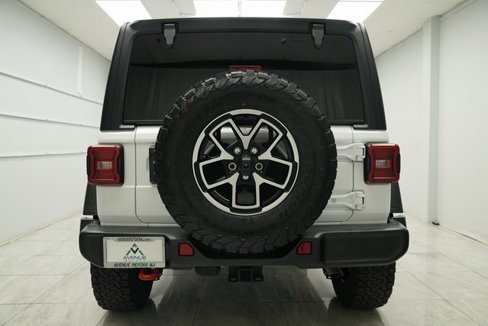 Used 2024 Jeep Wrangler Unlimited Rubicon image 6
