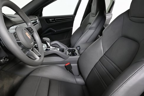 Certified 2022 Porsche Cayenne E-Hybrid Coupe image 5