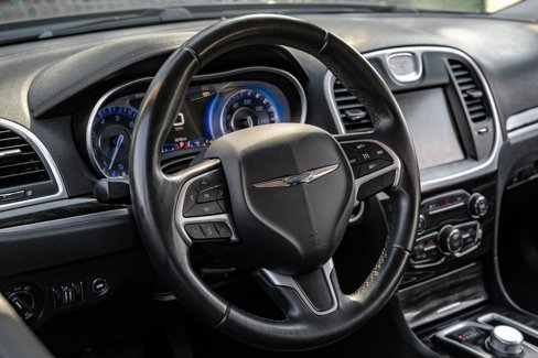Used 2015 Chrysler 300 Limited w/ Driver Convenience Group image 13