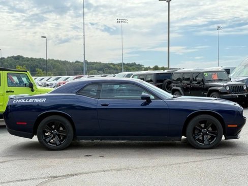 Used 2015 Dodge Challenger SXT w/ Driver Convenience Group image 33