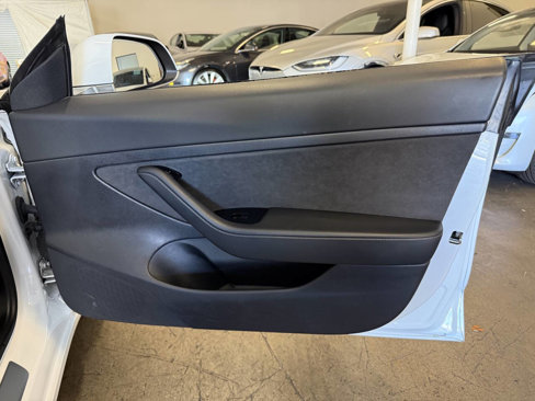 Used 2020 Tesla Model 3 Standard Range Plus image 27