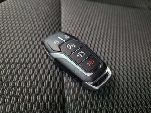 Used 2017 Ford Explorer XLT w/ Equipment Group 201A image 32