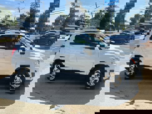 Used 2016 Chevrolet Trax LT w/ LT Convenience Package image 5