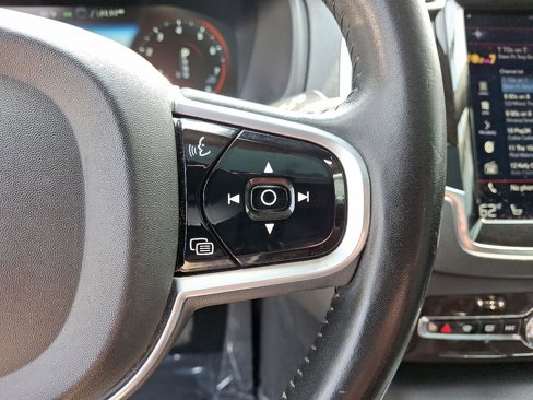 Used 2018 Volvo XC90 T6 Momentum w/ Convenience Package image 23