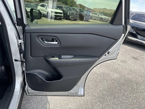 Used 2024 Nissan Rogue SV image 24