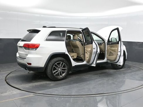 Used 2018 Jeep Grand Cherokee Limited image 45