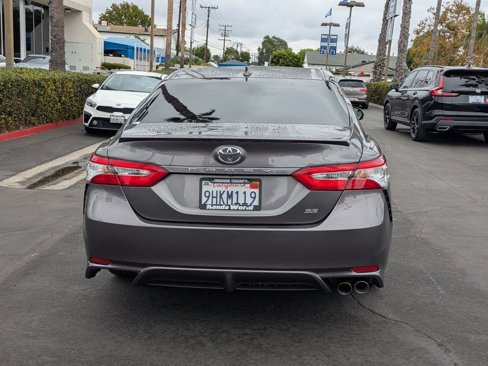 Used 2020 Toyota Camry SE image 18