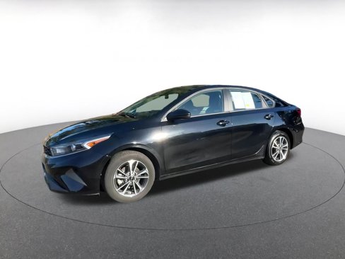 Used 2024 Kia Forte LXS image 8
