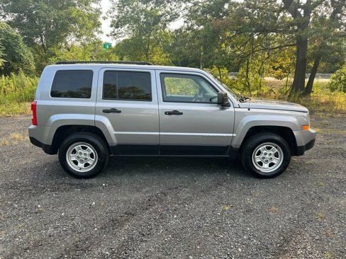 Used 2016 Jeep Patriot Sport image 4
