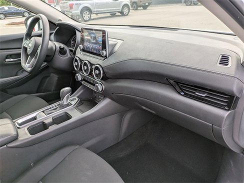 Used 2025 Nissan Sentra SV image 34