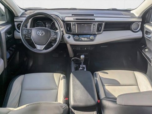 Used 2016 Toyota RAV4 Limited image 14
