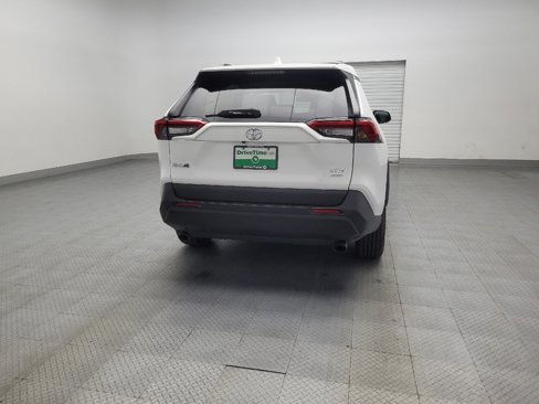 Used 2019 Toyota RAV4 XLE image 7