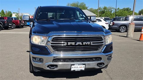 Used 2021 RAM 1500 4x4 Crew Cab image 3