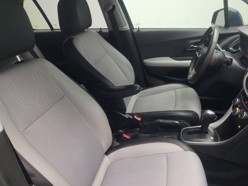 Used 2020 Chevrolet Trax LT w/ Driver Confidence Package image 21