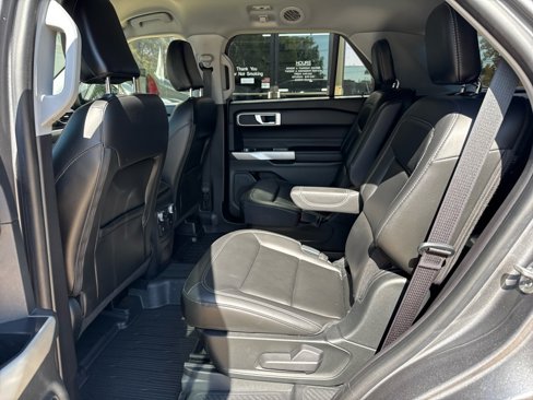 Used 2022 Ford Explorer XLT w/ Equipment Group 202A image 19