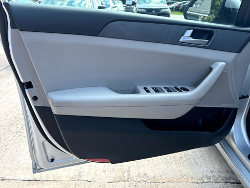 Used 2015 Hyundai Sonata SE image 10