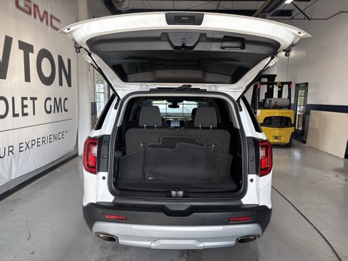 Used 2023 GMC Acadia SLE image 35