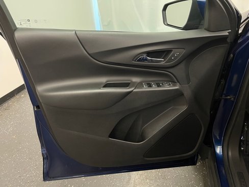 Used 2022 Chevrolet Equinox LT w/ LPO, Floor Liner Package image 9