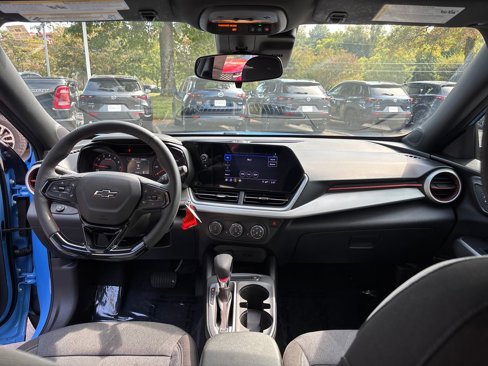 Used 2024 Chevrolet Trax RS image 12