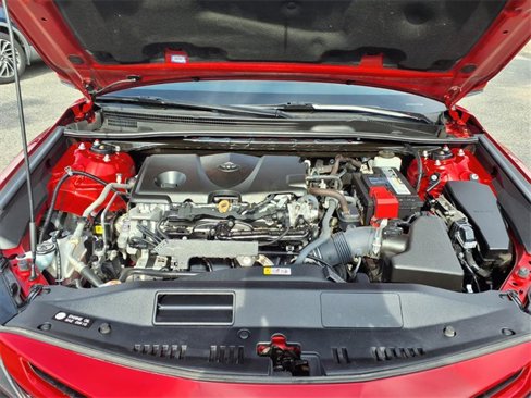 Used 2021 Toyota Camry SE image 3