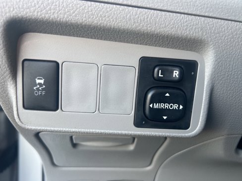 Used 2013 Toyota Corolla LE image 27