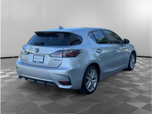 Used 2016 Lexus CT 200h image 5