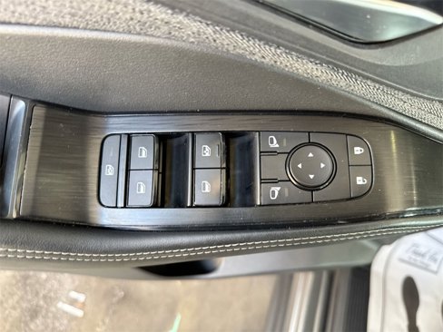 Used 2021 Nissan Rogue SV image 15