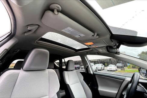 Used 2018 Toyota RAV4 XLE image 13