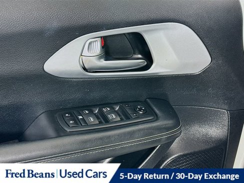 Used 2020 Chrysler Pacifica Touring w/ S Appearance Package image 19