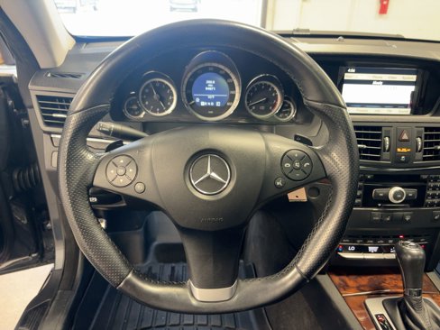 Used 2010 Mercedes-Benz E 550 Coupe image 15
