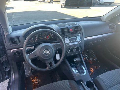 Used 2010 Volkswagen Jetta S image 4