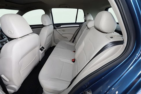Used 2015 Volkswagen Golf SE image 13