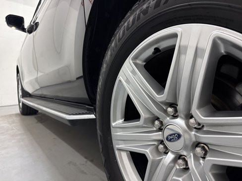 Used 2019 Ford Expedition Max XLT w/ Equipment Group 202A image 19
