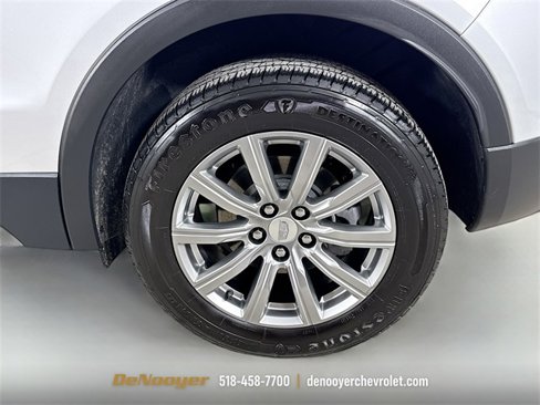Used 2021 Cadillac XT4 Premium Luxury w/ Cold Weather Package image 31