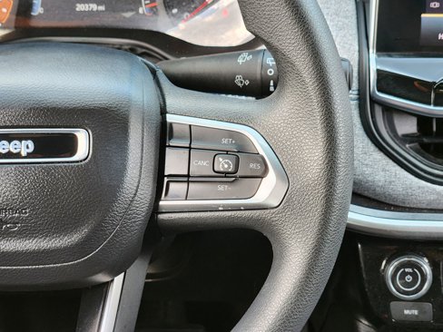 Used 2023 Jeep Compass Sport image 33